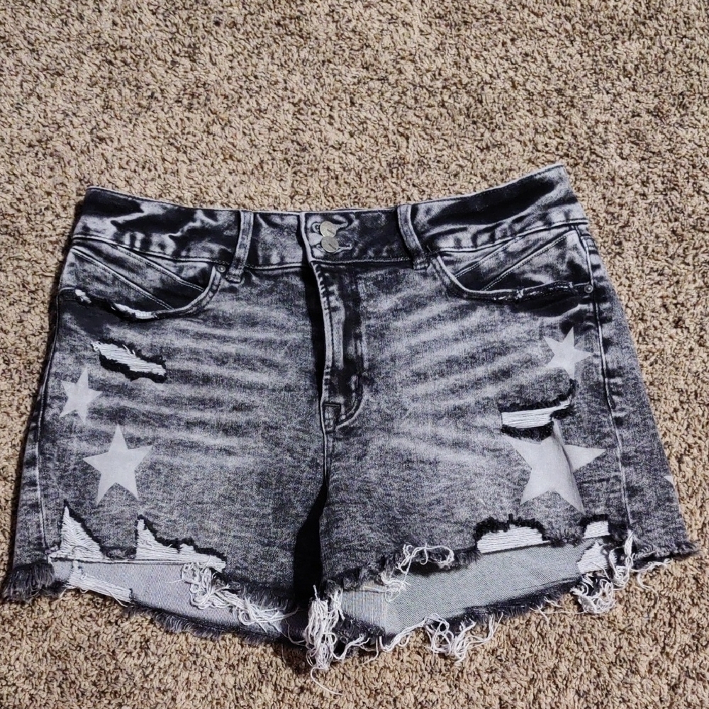 Stylish Gray Denim Shorts with Star Design